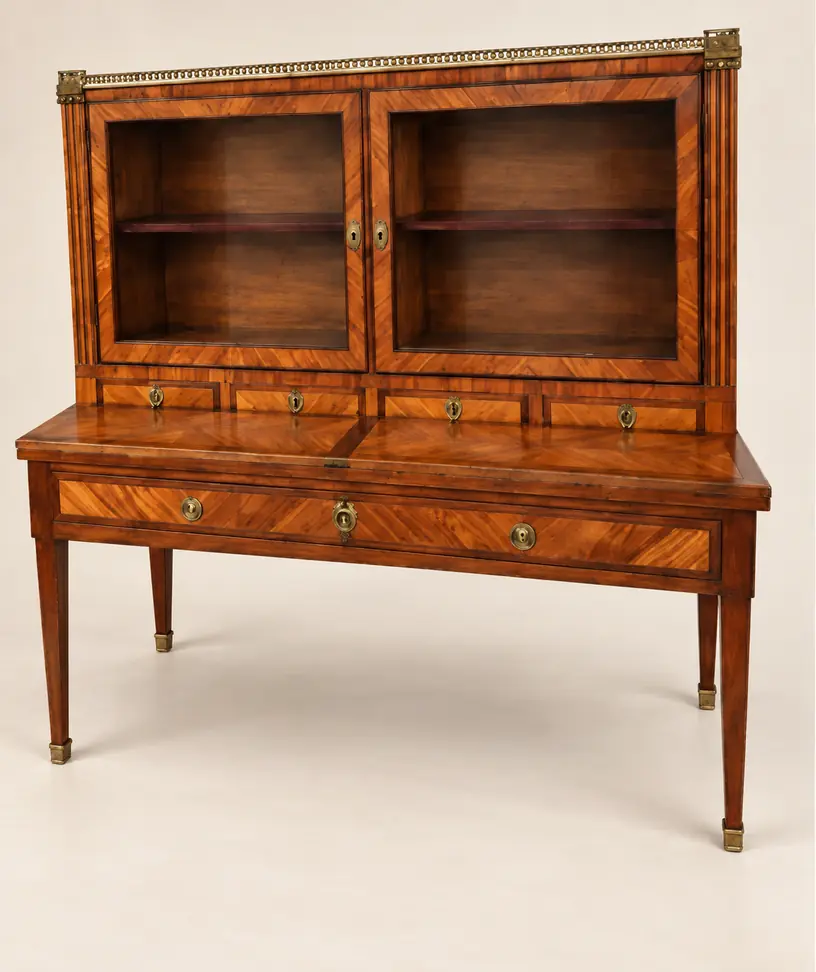 Commode ancienne et bol en céramique, sélection d’antiquités BAIA